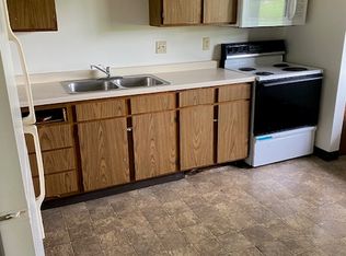 1117 12th St #1, Baraboo, WI 53913