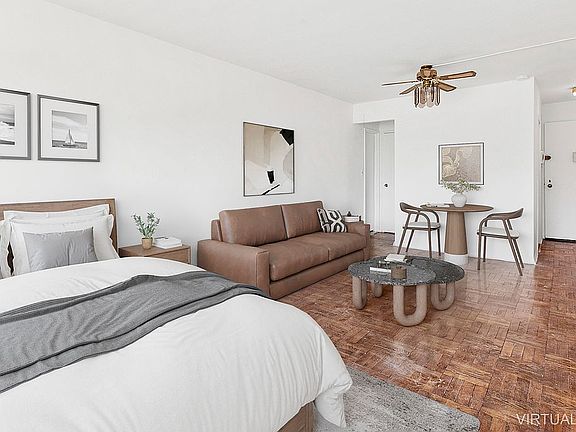 3rd image of 101 W 12th St APT 10E