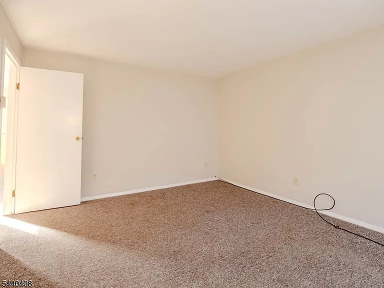 88 Trinity St — Photo 12