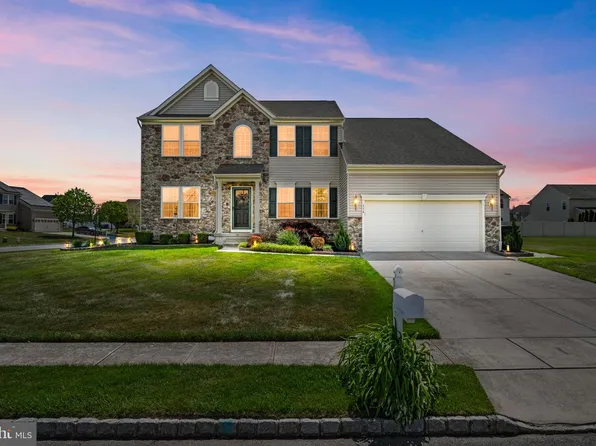 314 Carriage Dr, Mount Royal, NJ 08061