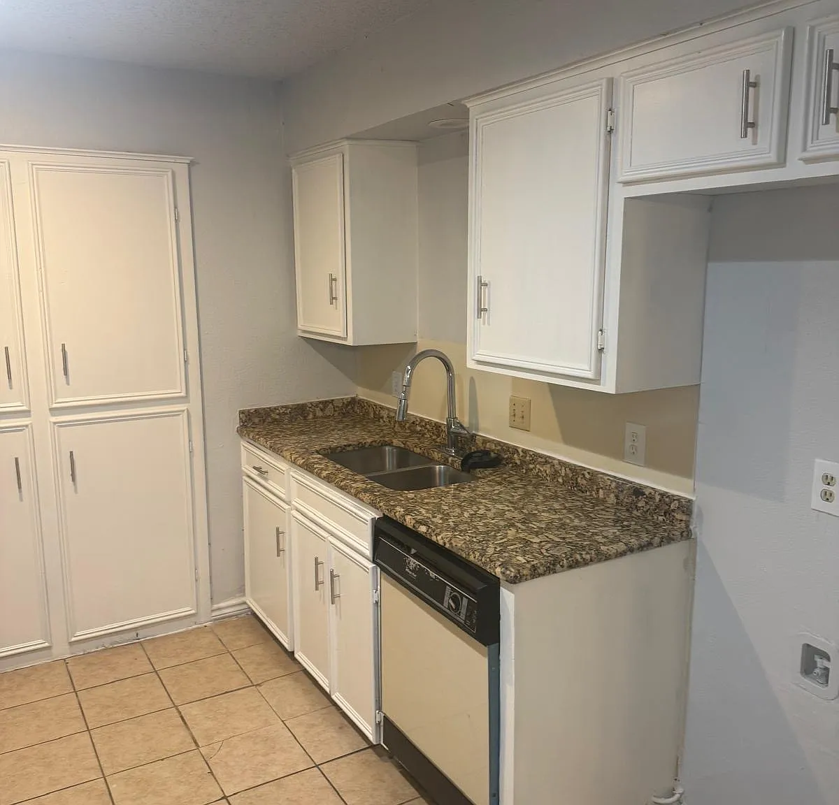 3 bed, 1500 sqft, $1,895 — Photo 4