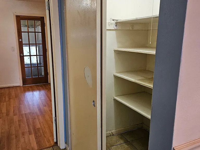 2344 Shelley St #7 — Photo 6