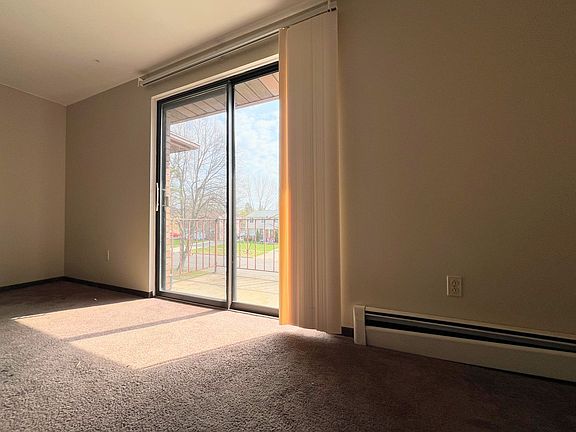 3rd image of 216 Robert Dr APT 5