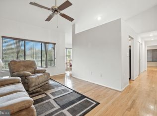 9576 Jayhawk Ter APT 401, Manassas, VA 20110