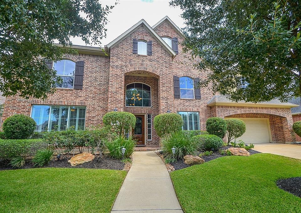 Welcome home to 8106 Morning Rose Ln!
