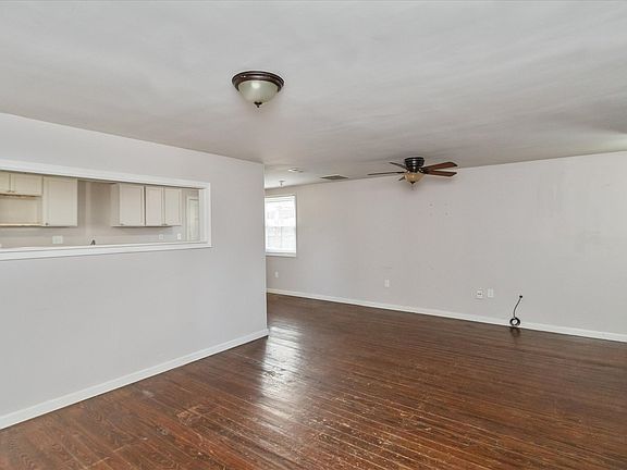 5th image of 105 Forest Ave