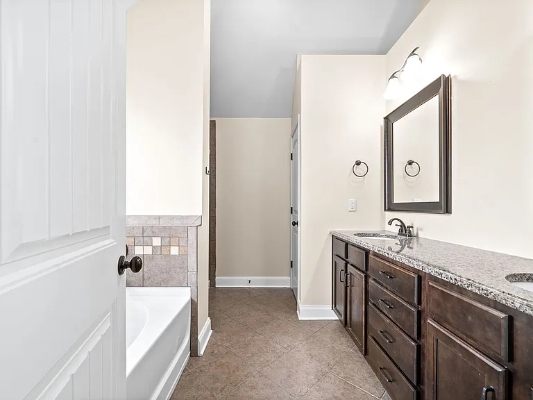 2976 McManus Cir — Photo 21