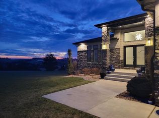 4310 72nd Avenue Pl, Kearney, NE 68845