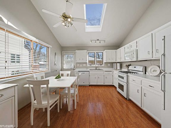 4th image of 173 Henderson St