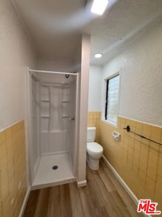 6 bed, 2.5 bath, 1348 sqft, $5,995 — Photo 2