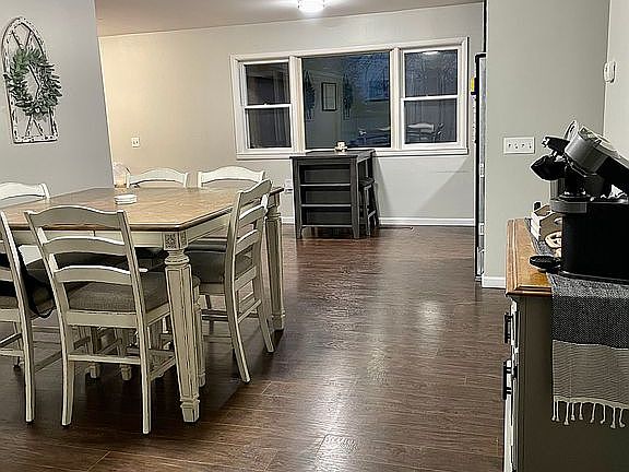 4th image of 534 W 4th Ave
