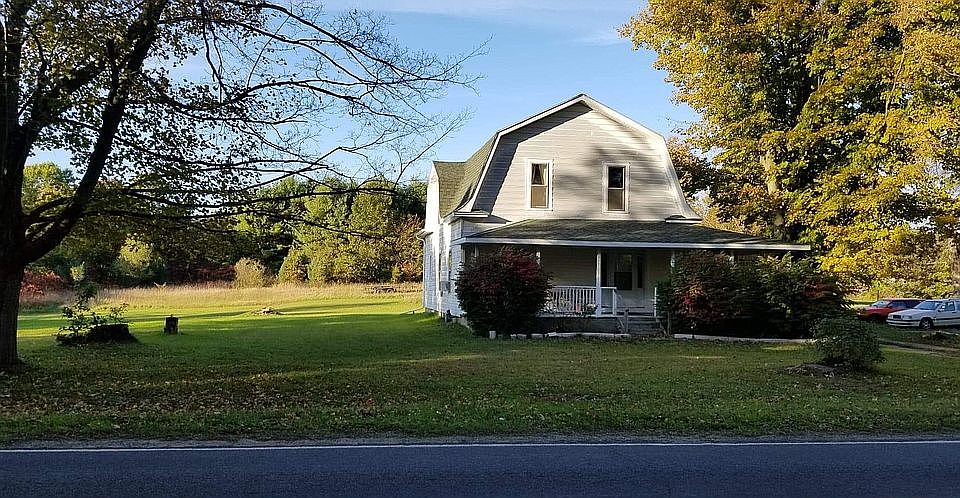 1st image of 15940 32nd St