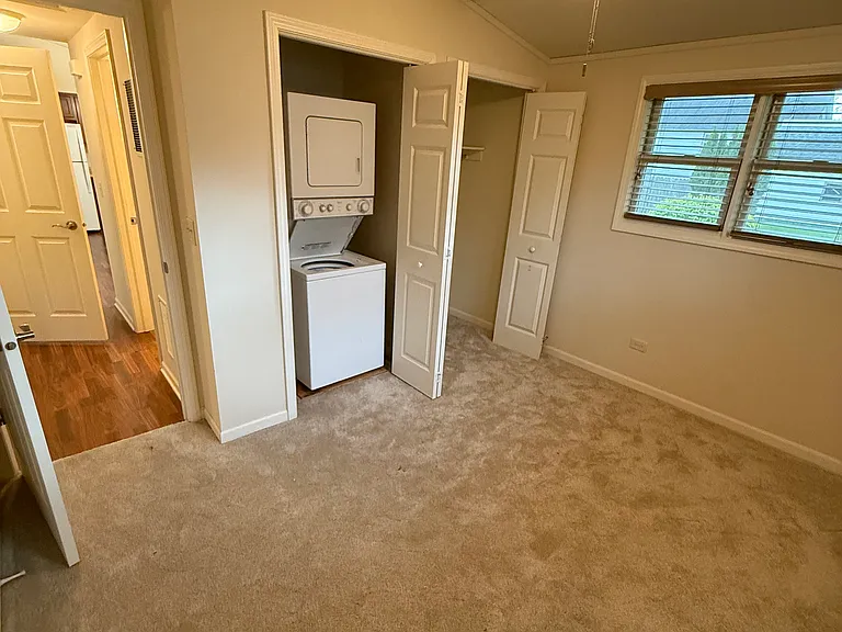 460 Crescent Ct — Photo 7