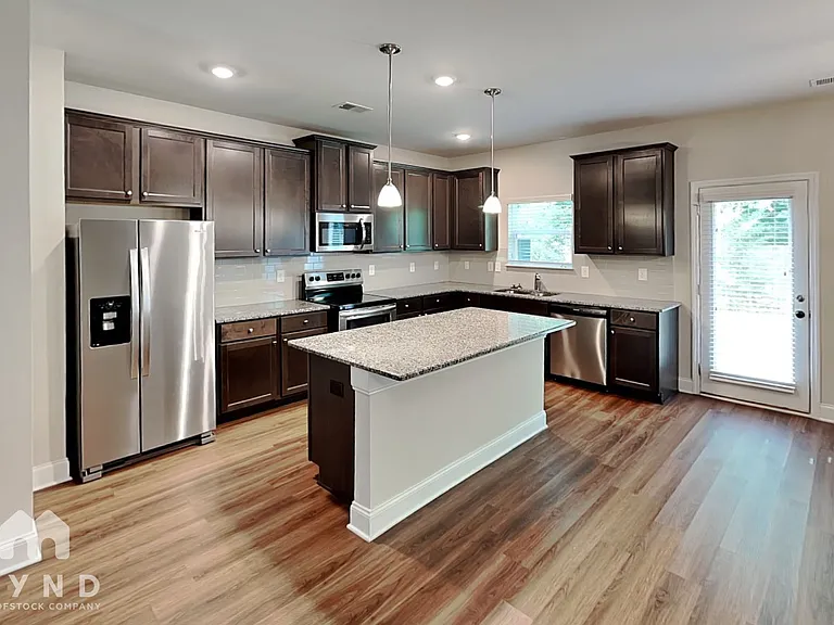 10143 Benton Woods Dr — Photo 6