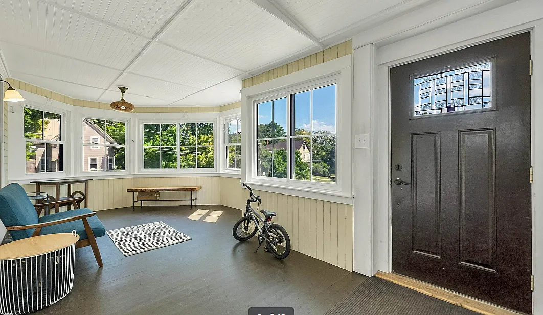 2 bed, 1225 sqft, $2,200 — Photo 1