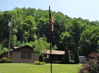 2888 Grassy Br, Raccoon, KY 41557