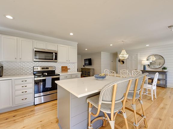 2nd image of 1154 Shoreside Way