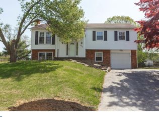 670 Bender Dr, Upper Chichester, PA 19014