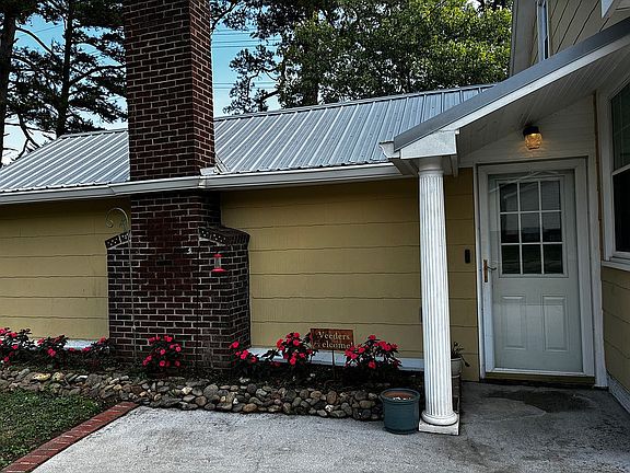 3rd image of 5111 Asheville Hwy