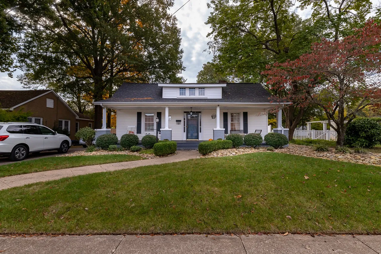3 bed, 1710 sqft, $1,800 — Photo 1