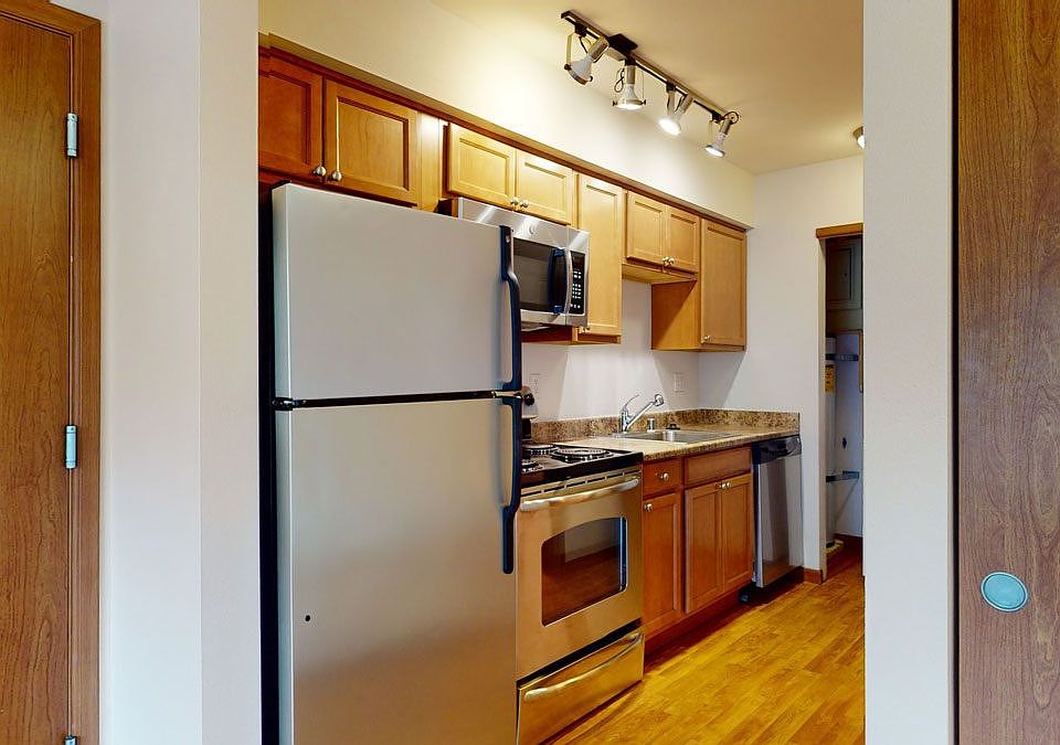 Viewpoint 21428 International Blvd Seatac WA Zillow