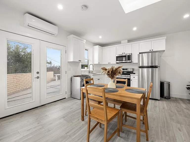 3020 Anacapa Pl — Photo 10