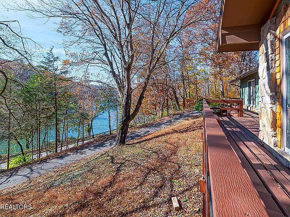 3rd image of 2708 Williams Rd