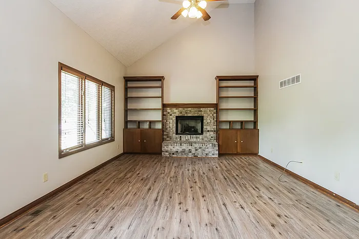 7638 Chestnut Hills Dr — Photo 6