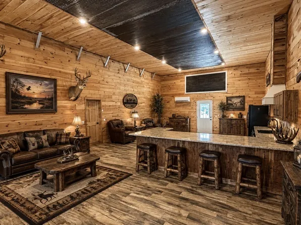 410 Pender Hill Ln, New Johnsonville, TN 37134