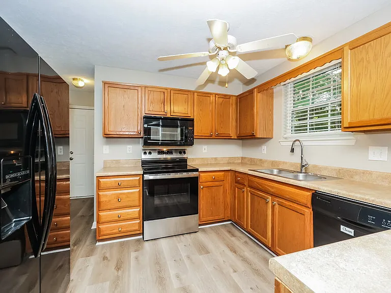607 Doral Pointe — Photo 7