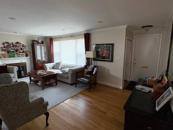 8404 Farrell Dr, Chevy Chase, MD 20815