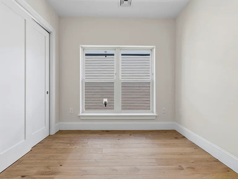 29-31 Ward St #302 — Photo 9