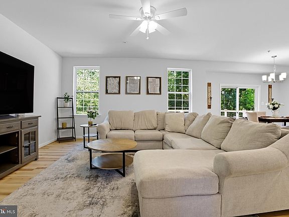 5th image of 7810 Shelbourne Dr