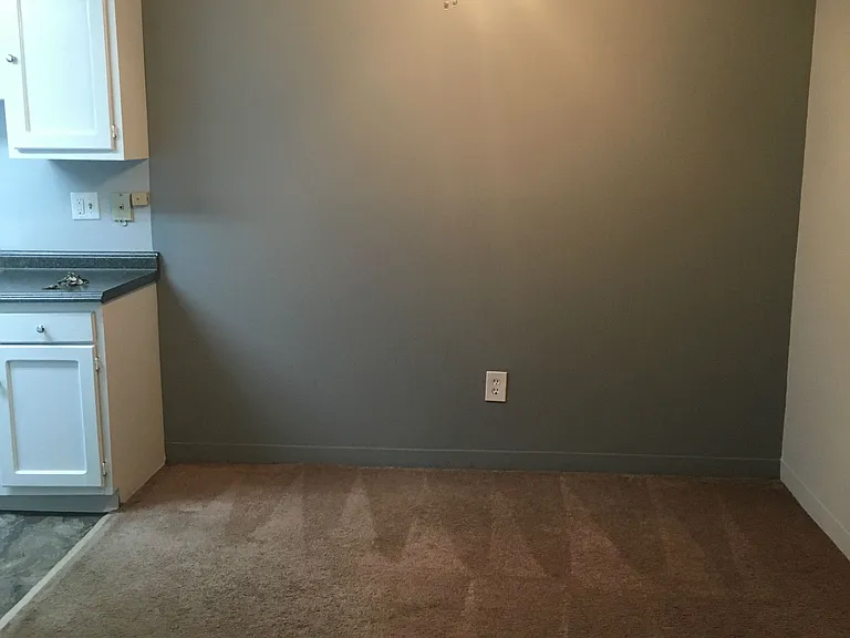 Trenton Place Apartments — Photo 32
