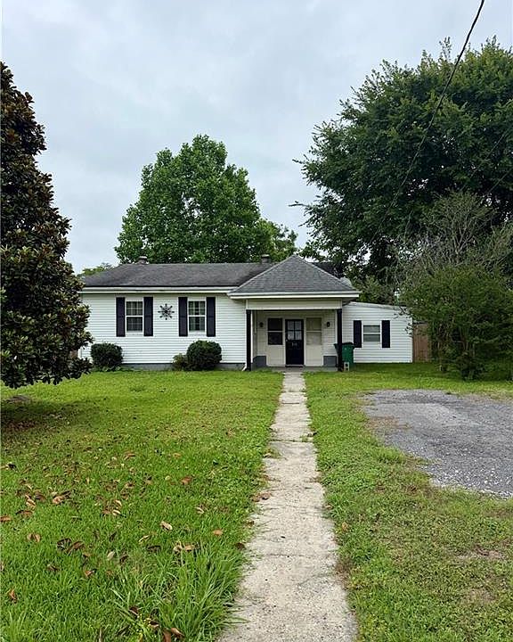 1st image of 213 Transcontinental Dr