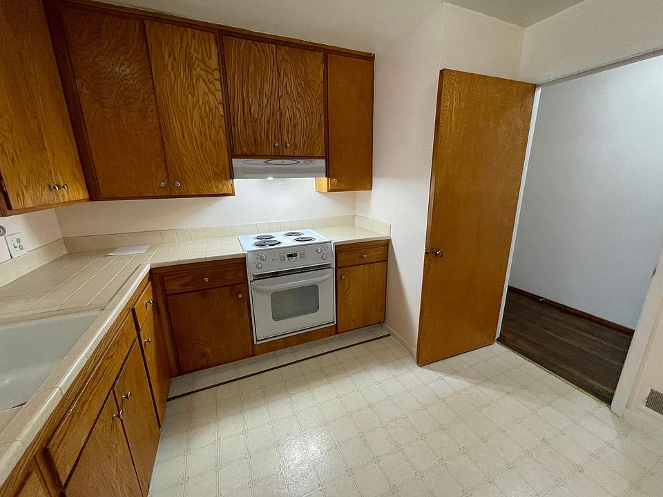 1st image of 696 36th Ave #102