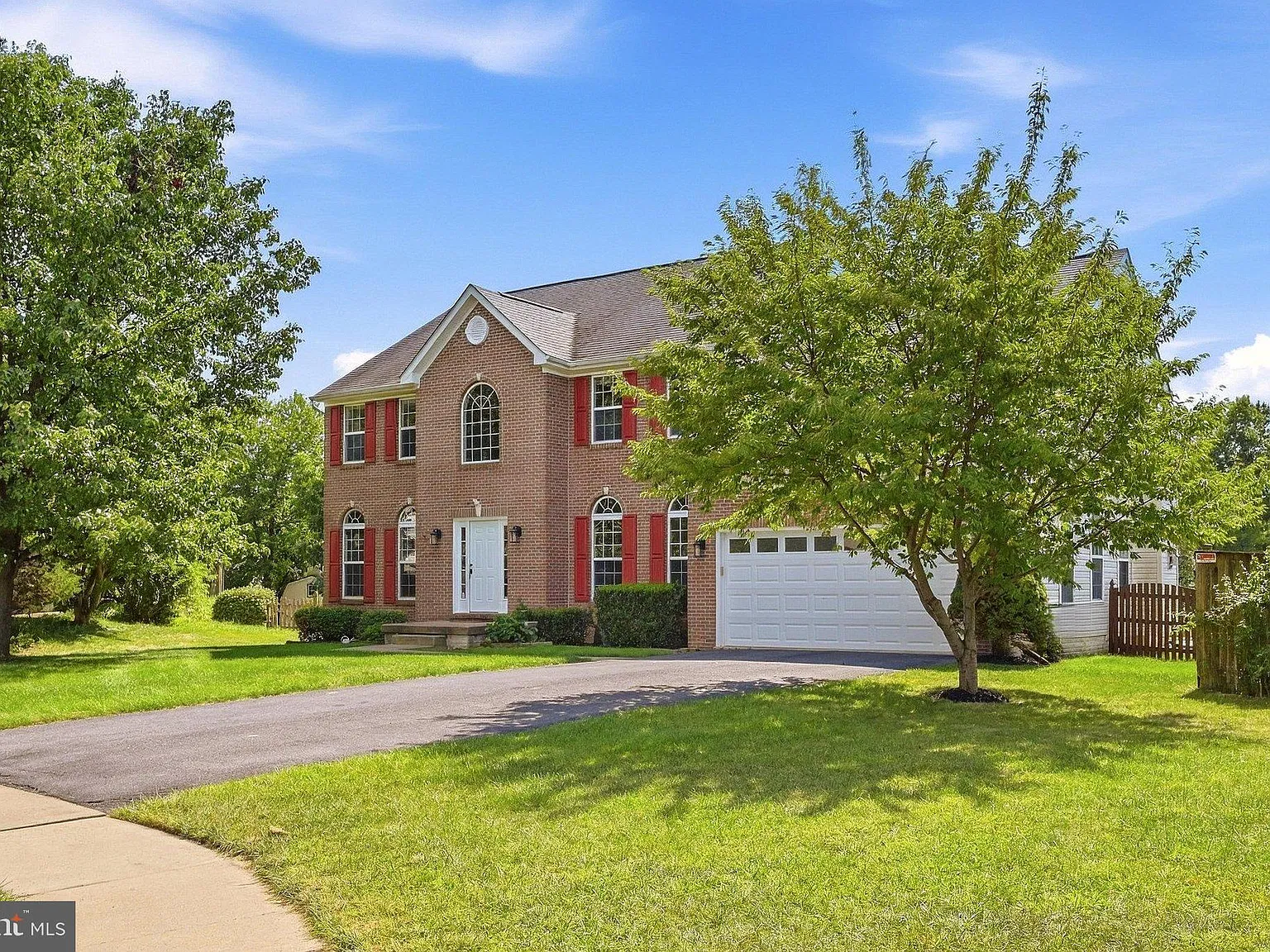 4 bed, 2.5 bath, 3437 sqft, $2,950 — Photo 3