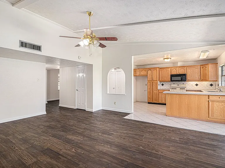 1814 Addington Dr — Photo 8