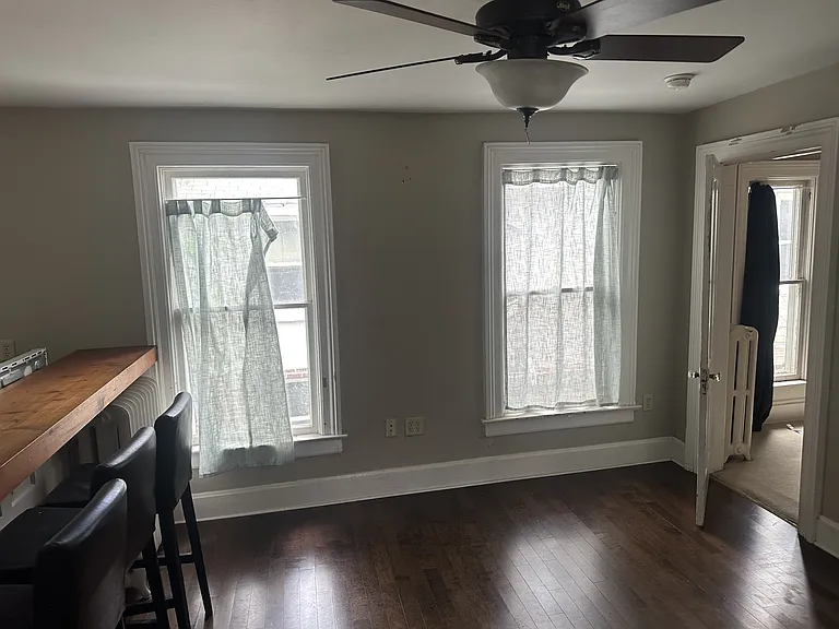 408 N Carroll St — Photo 5