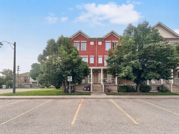 5050 Intrepid Dr, Mississauga, ON L5M 0E8