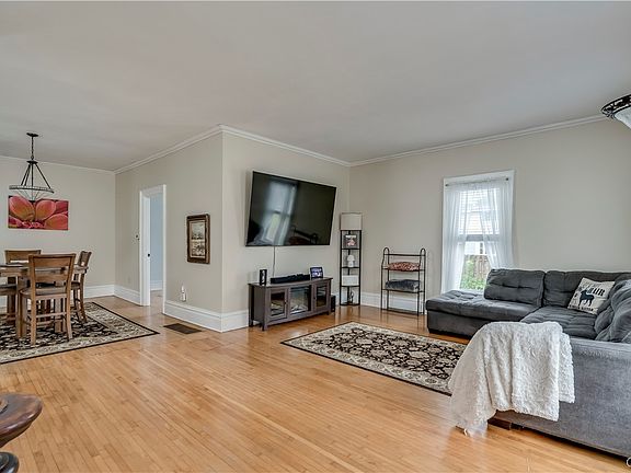5th image of 1943 Harwood Dr