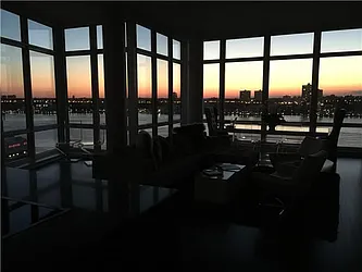 Rented by R New York