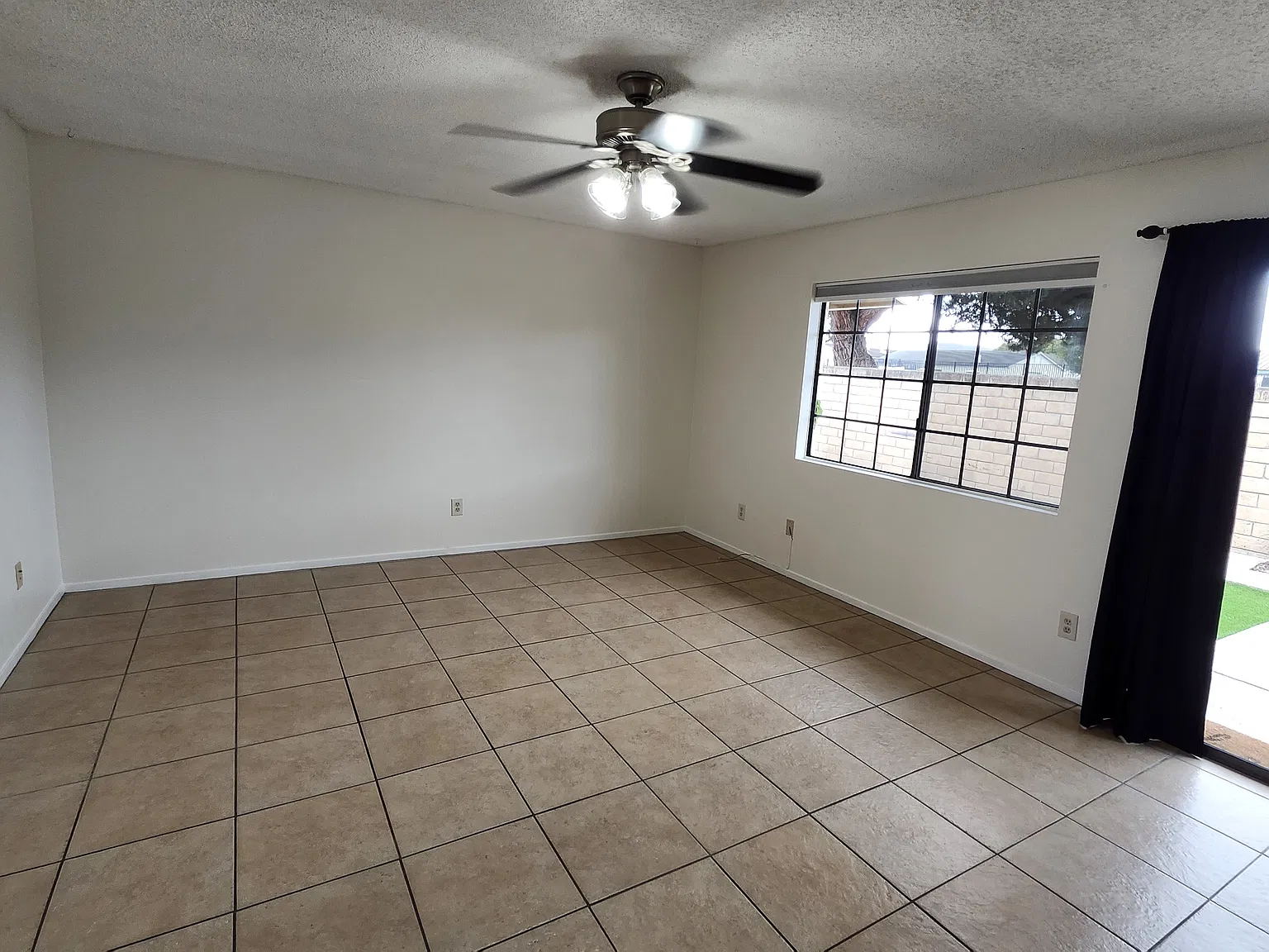 4 bed, 2.0 bath, 1850 sqft, $3,400 — Photo 4