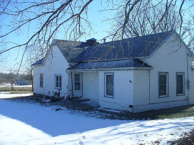 1st image of 417 E 1st St