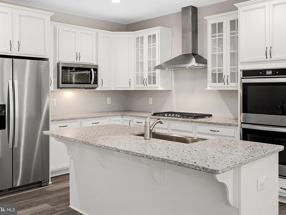 2nd image of 7418 Long Leaf Ln