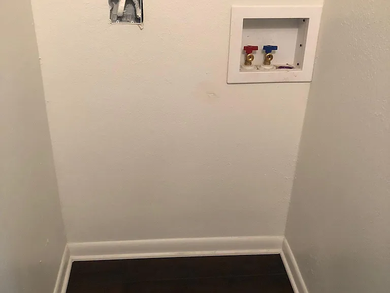 Laundry area designed for stackable washer/dryer-tenant prov