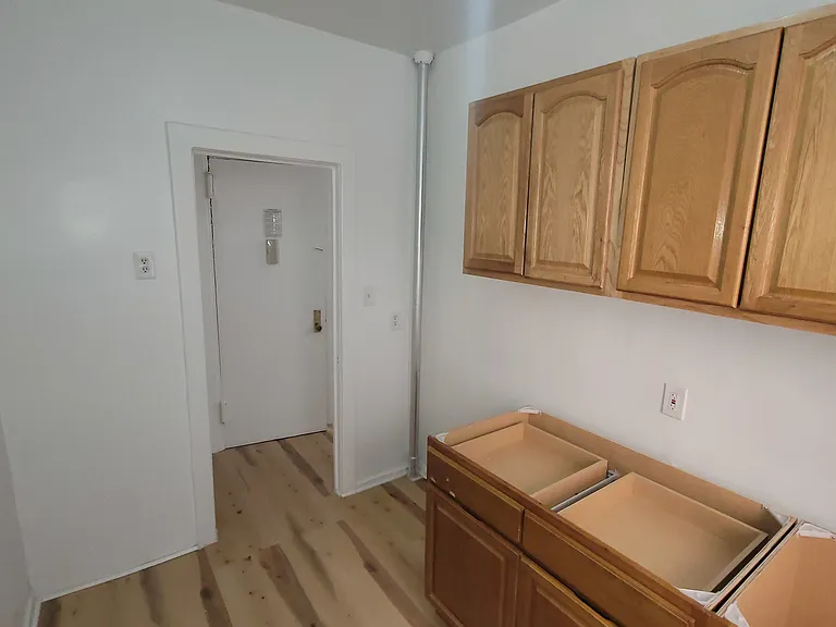 2387 Morris Ave #A7 — Photo 7