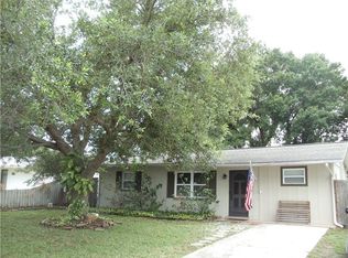 100 Emerald Ln, Largo, FL 33771