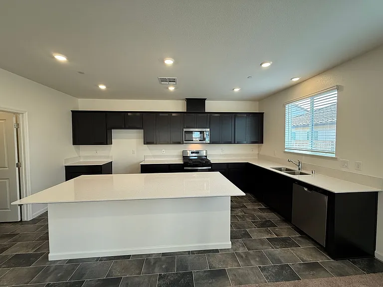 6308 Sun Haven St — Photo 9