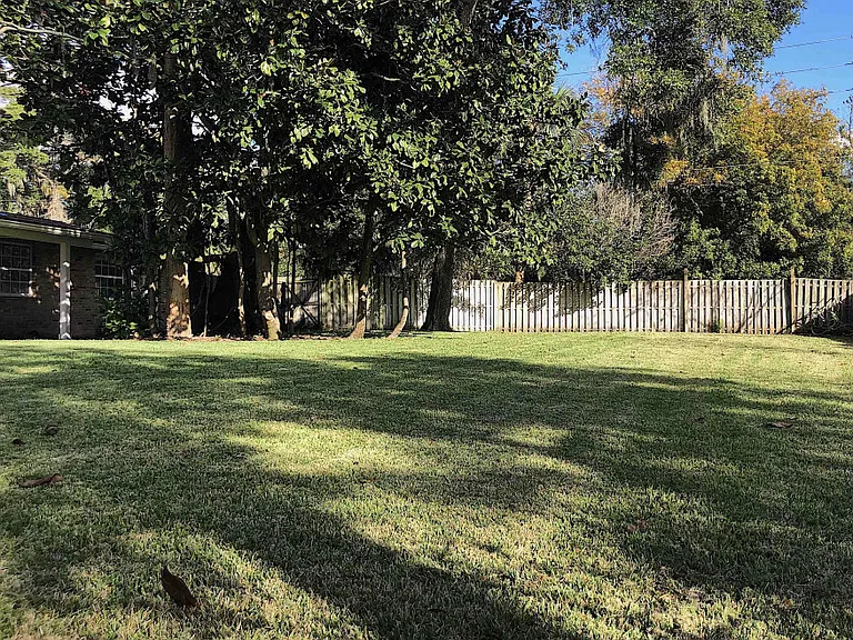 2 Fairway Rd — Photo 4